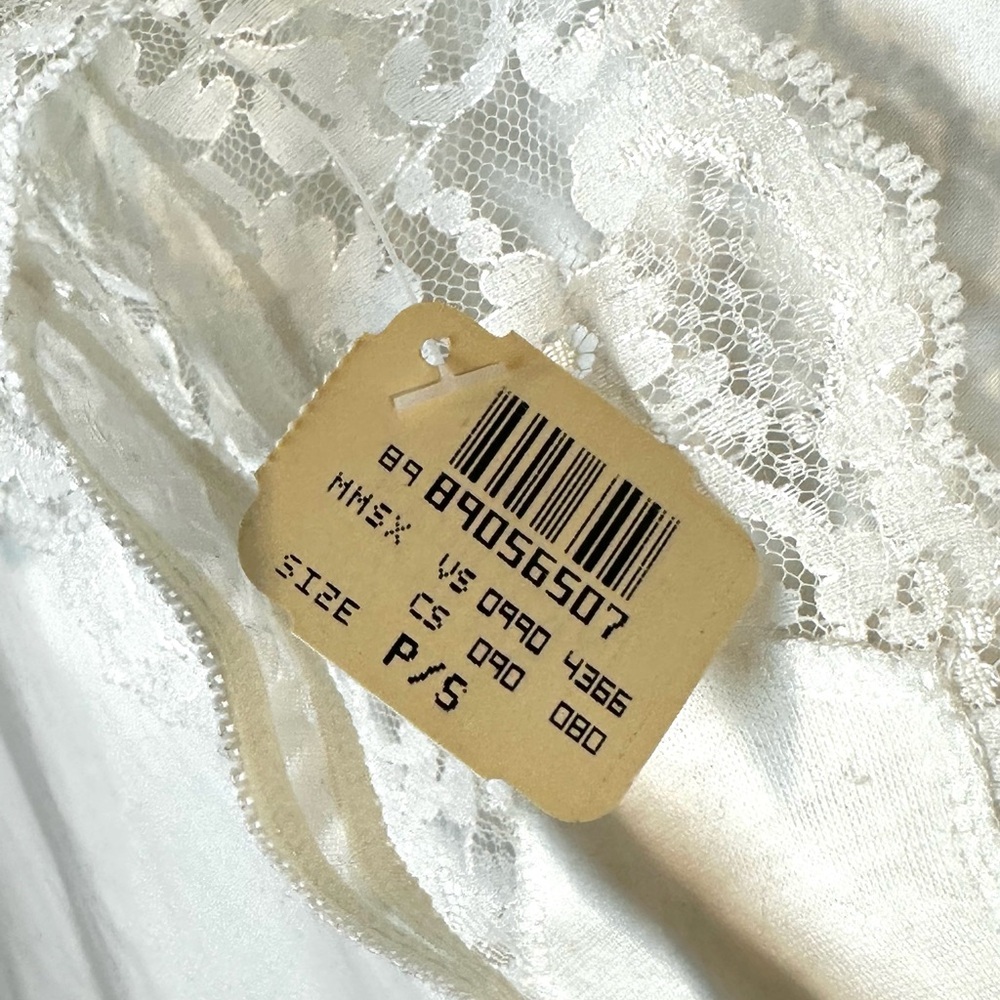 Victoria's Secret Vintage White Lace Panties NWT - Picture 5 of 9